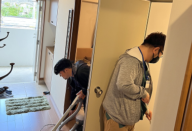 事務所へ出社・準備